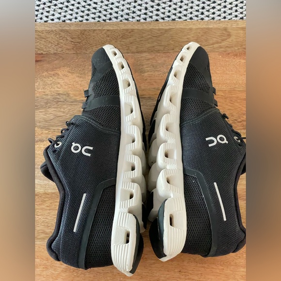ON Cloud Running Shoes Womens Size 9.5 Black White Comfort - Picture 9 of 9